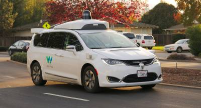 Autonomno vozilo tvrtke Waymo na testnoj vožnji